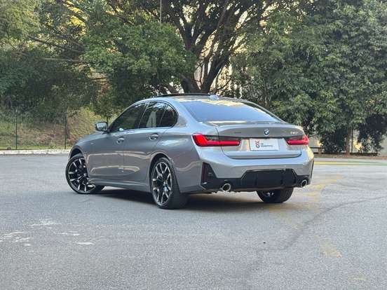BMW-320i-2024