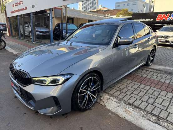 BMW-320i-2022