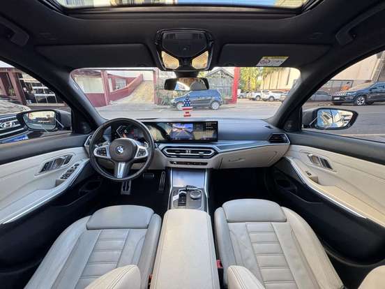BMW-320i-2022