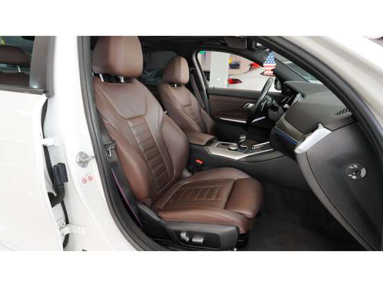 BMW-320i-2.0 16V TURBO FLEX M SPORT AUTOMÁTICO BMW-320i-2021