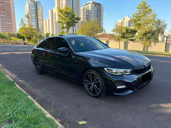 BMW-320i-2021