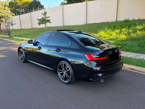 BMW-320i-2021