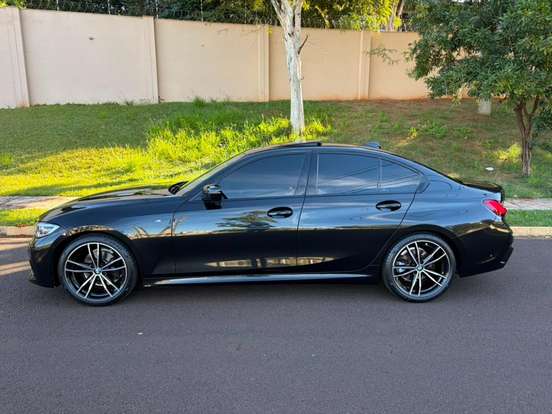 BMW-320i-2021