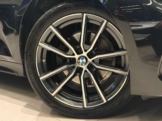 BMW-320i-2025