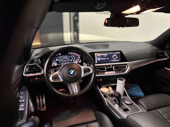 BMW-320i-2020