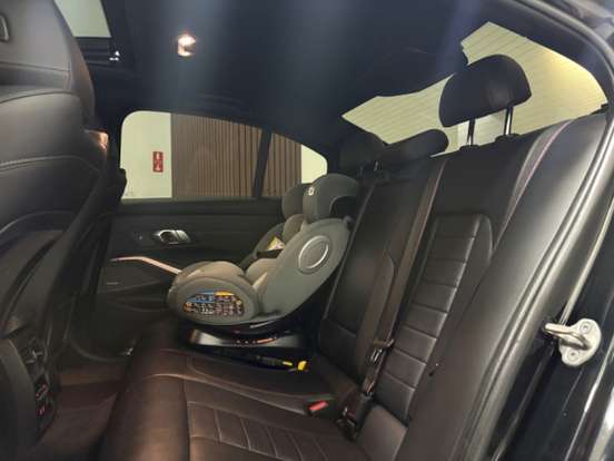 BMW-320i-2020