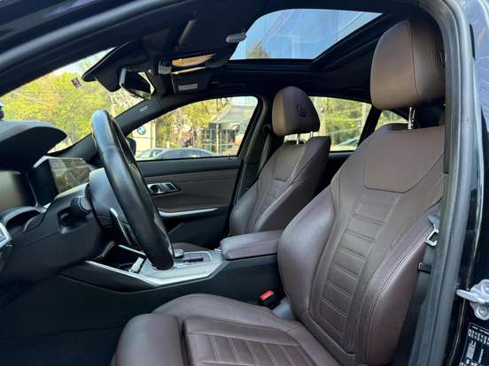 BMW-320i-2020