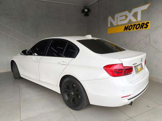 BMW-320i-2015