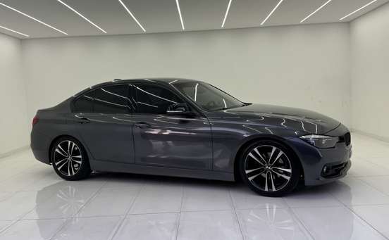 BMW-320i-2018