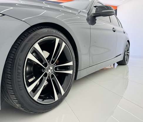 BMW-320i-2018