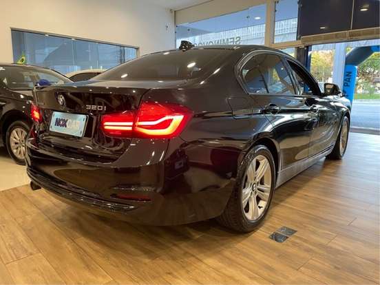 BMW-320i-2017