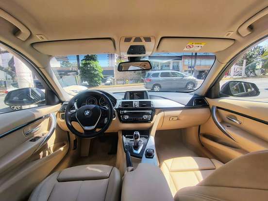 BMW-320i-2016