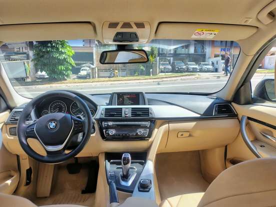 BMW-320i-2016