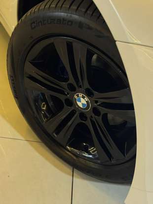 BMW-320i-2015