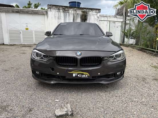 BMW-320i-2012