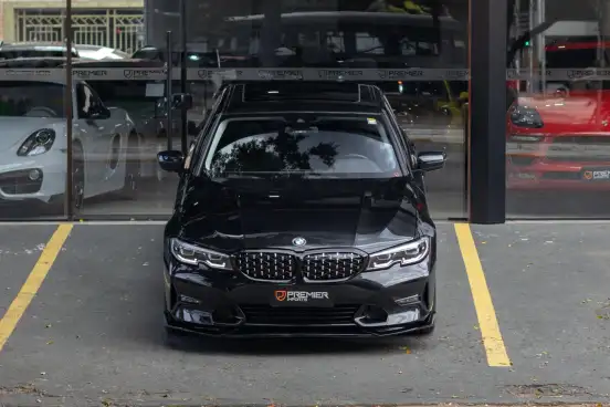 BMW-330i-2019