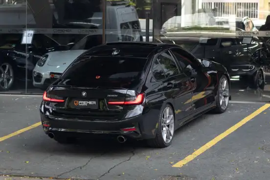 BMW-330i-2019