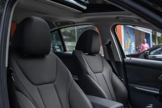 BMW-330i-2019