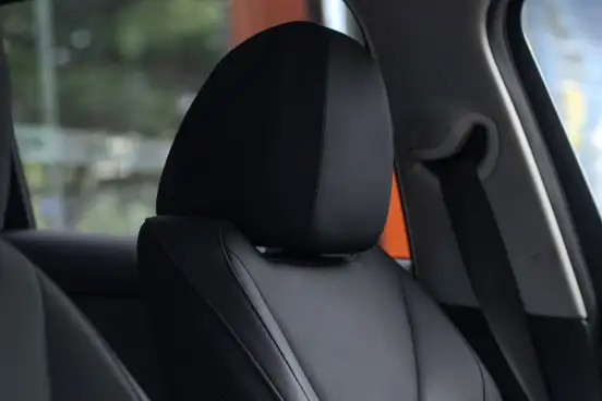 BMW-330i-2019