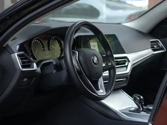 BMW-330i-2.0 16V TURBO GASOLINA SPORT AUTOMÁTICO BMW-330i-2019