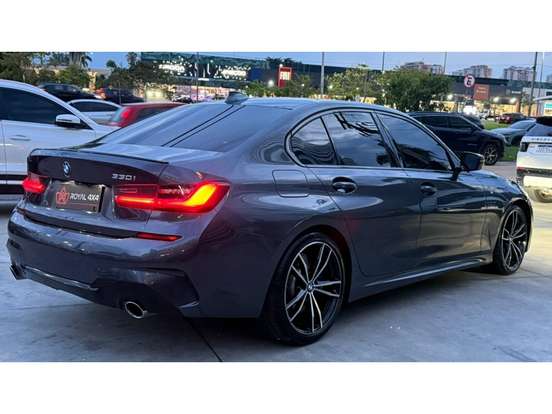 BMW-330i-2019