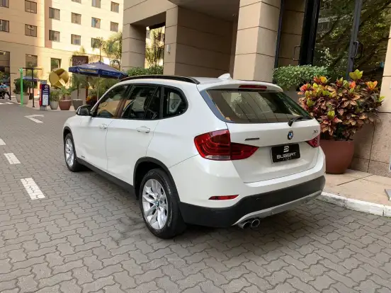 BMW-X1-2.0 16V TURBO ACTIVEFLEX SDRIVE20I 4P AUTOMÁTICO BMW-X1-2015