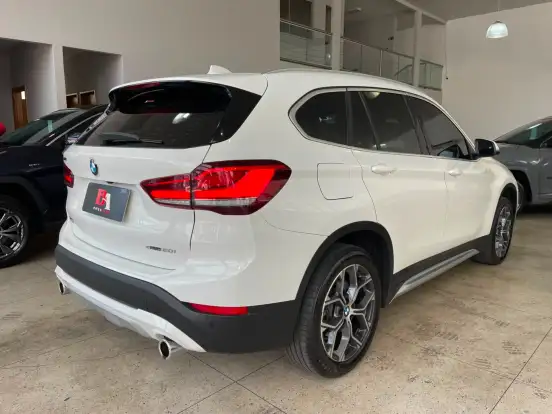BMW-X1-2021