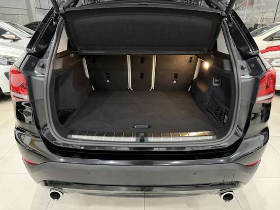 BMW-X1-2021