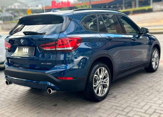BMW-X1-2021