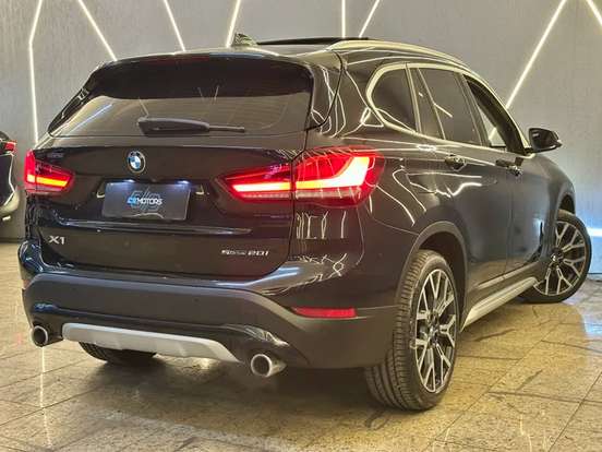BMW-X1-2.0 16V TURBO ACTIVEFLEX SDRIVE20I X-LINE 4P AUTOMÁTICO BMW-X1-2022