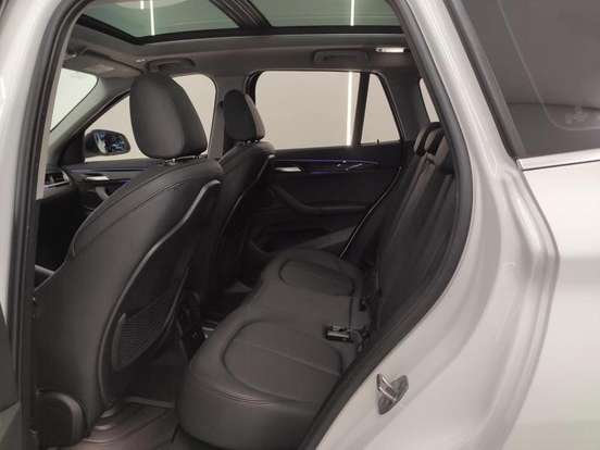 BMW-X1-2021