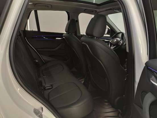 BMW-X1-2021