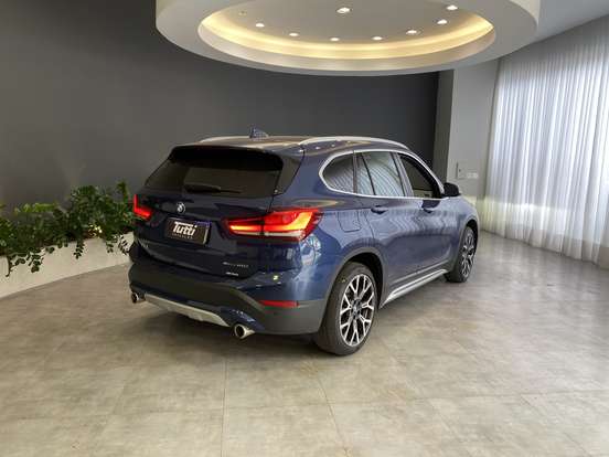 BMW-X1-2.0 16V TURBO ACTIVEFLEX SDRIVE20I X-LINE 4P AUTOMÁTICO BMW-X1-2022