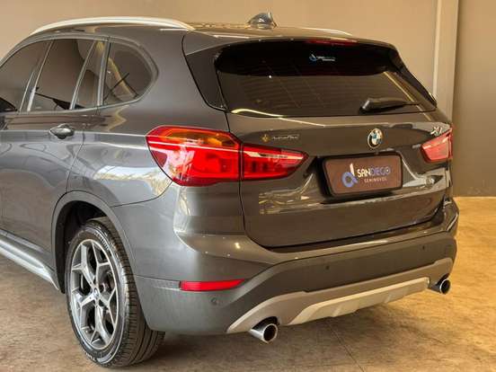 BMW-X1-2.0 16V TURBO ACTIVEFLEX SDRIVE20I X-LINE 4P AUTOMÁTICO BMW-X1-2017