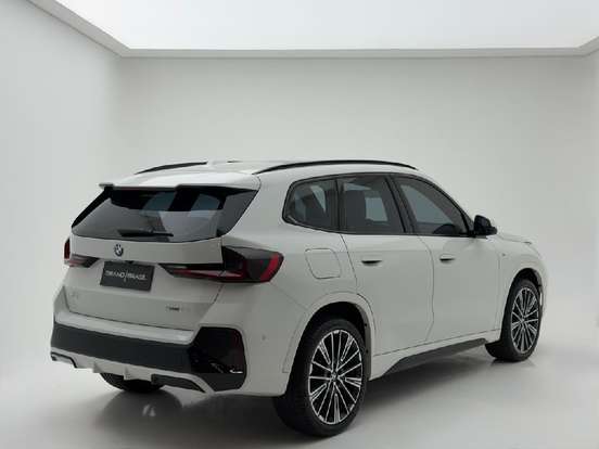 BMW-X1-2024