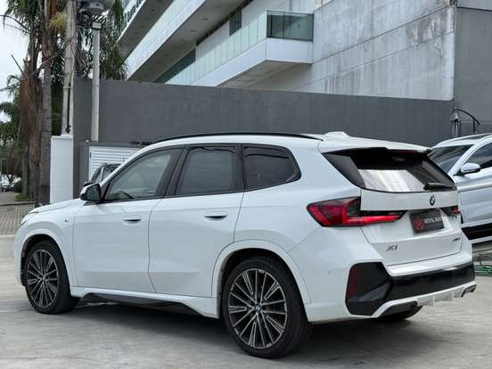 BMW-X1-2024