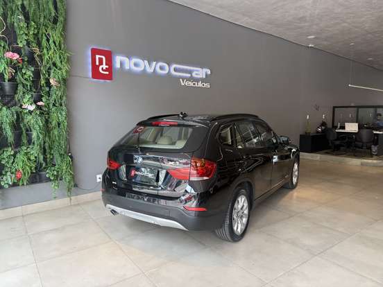 BMW-X1-2013