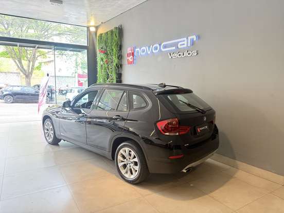 BMW-X1-2013
