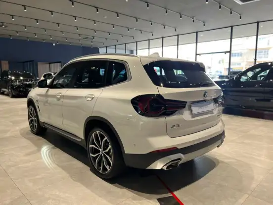 BMW-X3-2021