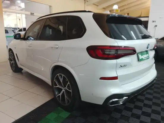 BMW-X5-2022