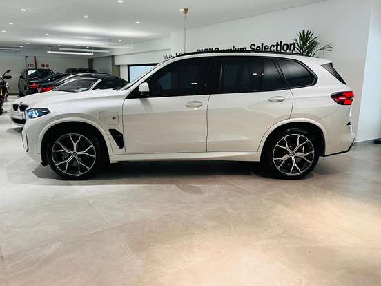 BMW-X5-2024