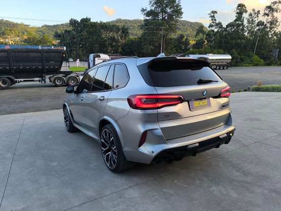 BMW-X5-2021