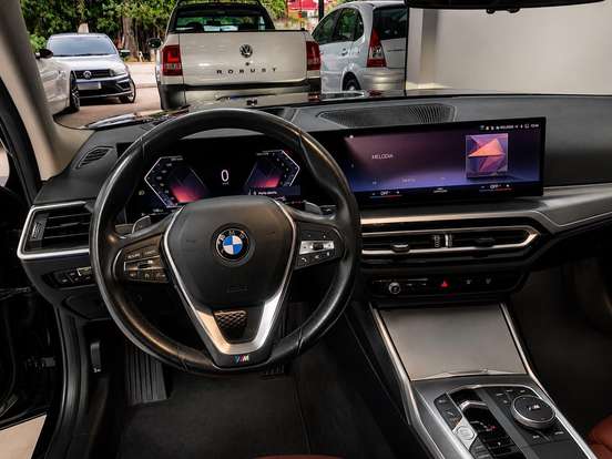 BMW-320i-2023