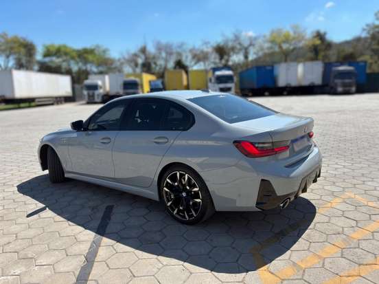 BMW-320i-2025