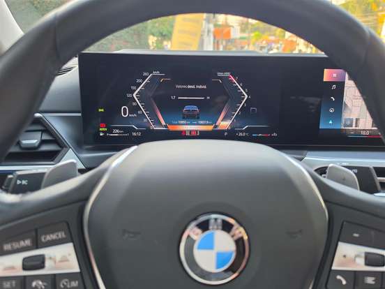 BMW-320i-2024