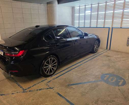 BMW-320i-2024