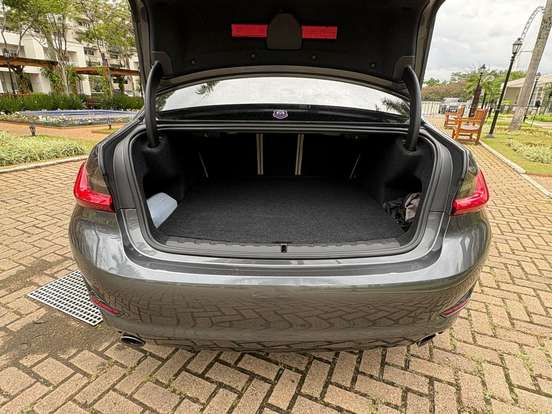 BMW-320i-2.0 16V TURBO GASOLINA SPORT GP AUTOMÁTICO BMW-320i-2019