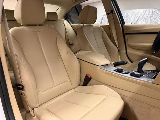 BMW-320i-2.0 SPORT 16V TURBO ACTIVE FLEX 4P AUTOMÁTICO BMW-320i-2017
