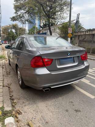 BMW-320i-2008