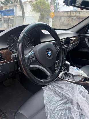 BMW-320i-2008